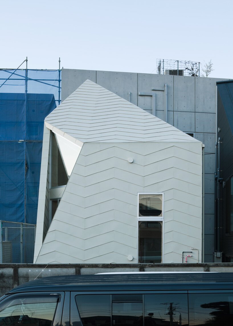 yoshinori-sakano-architects-Plywood Interiors and Design
